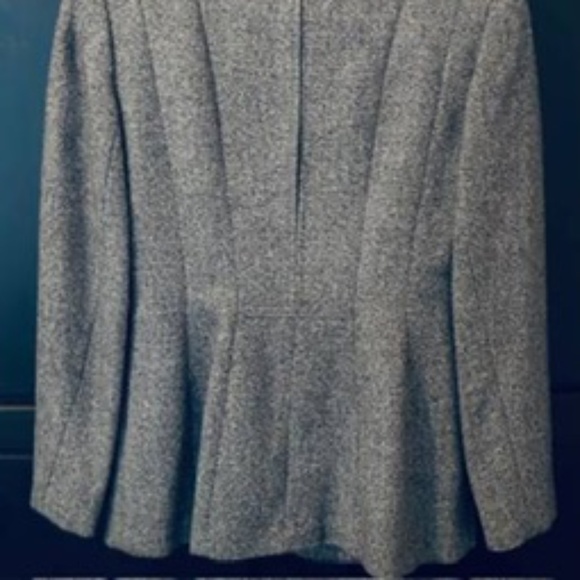 Beautiful Wool Skirt Suit - Picture 12 of 12